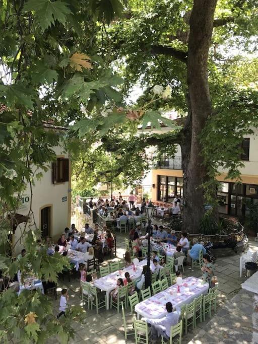 Persefoni'S Traditional House Promirion Bagian luar foto